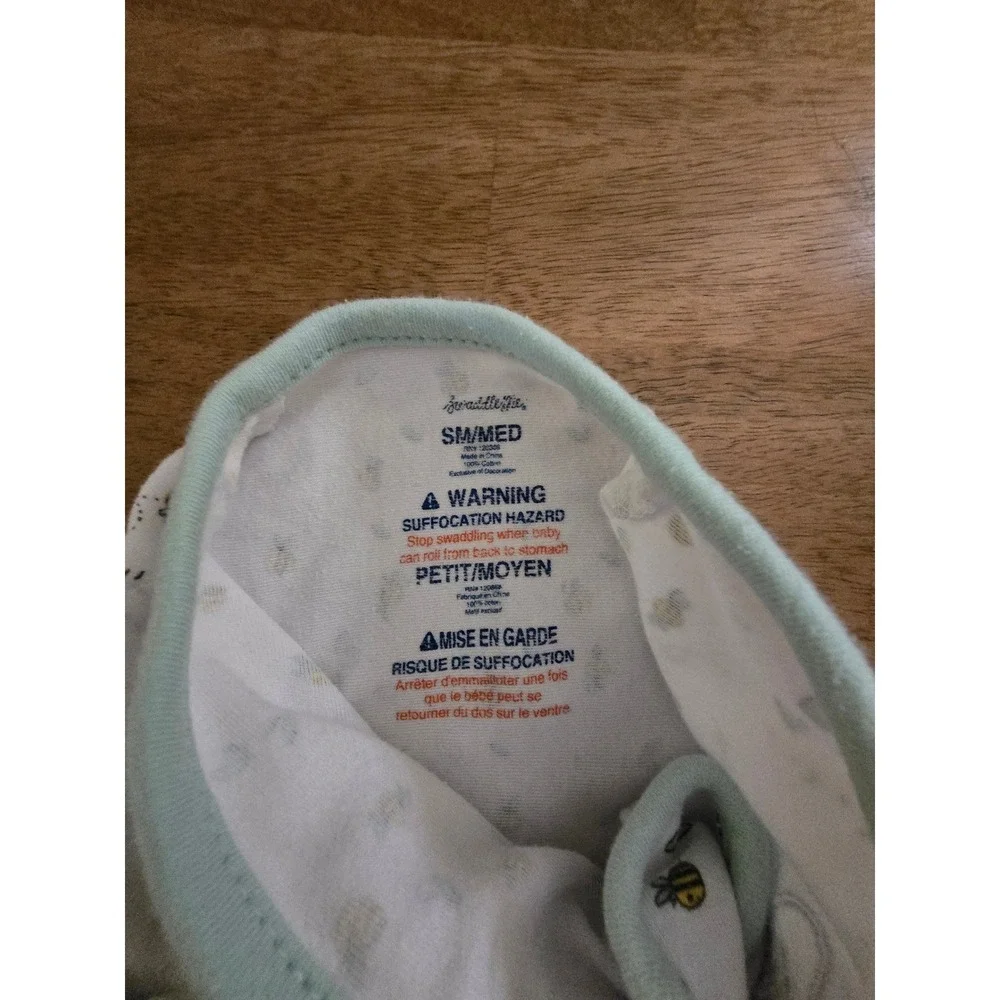 SwaddleMe Baby Swaddle Wrap White Bumble Bee Print Cotton Size SM/MED Zip Bottom